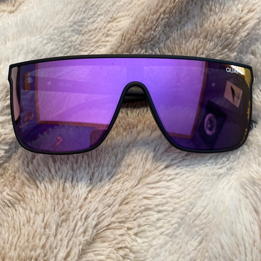 QUAY “Nightfall” Sunnies